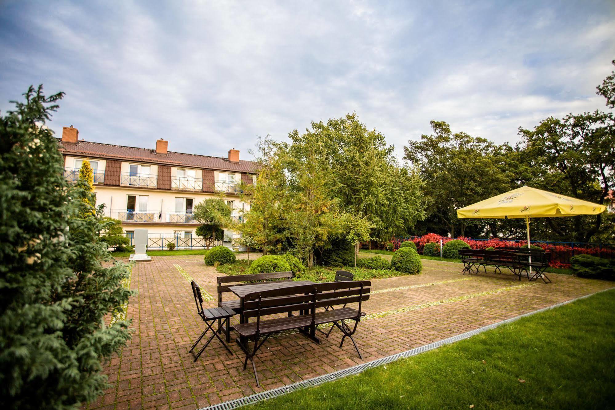 Hotel *** Nat Kołobrzeg Exterior foto